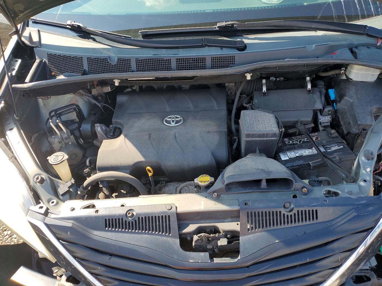 2012 Toyota Sienna Le Зеленый vin: 5TDKK3DC2CS223439
