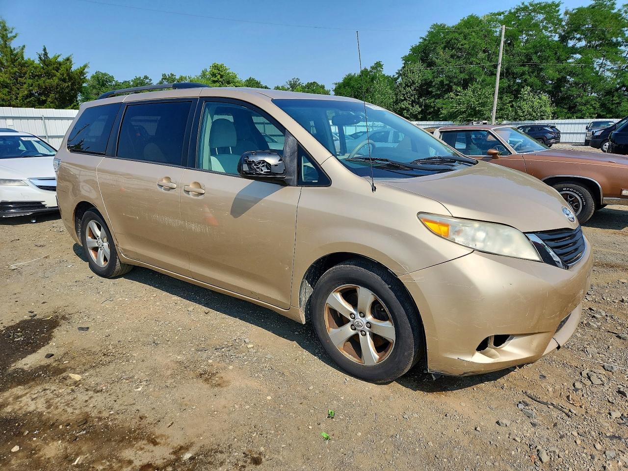 2012 Toyota Sienna Le Tan vin: 5TDKK3DC2CS232318
