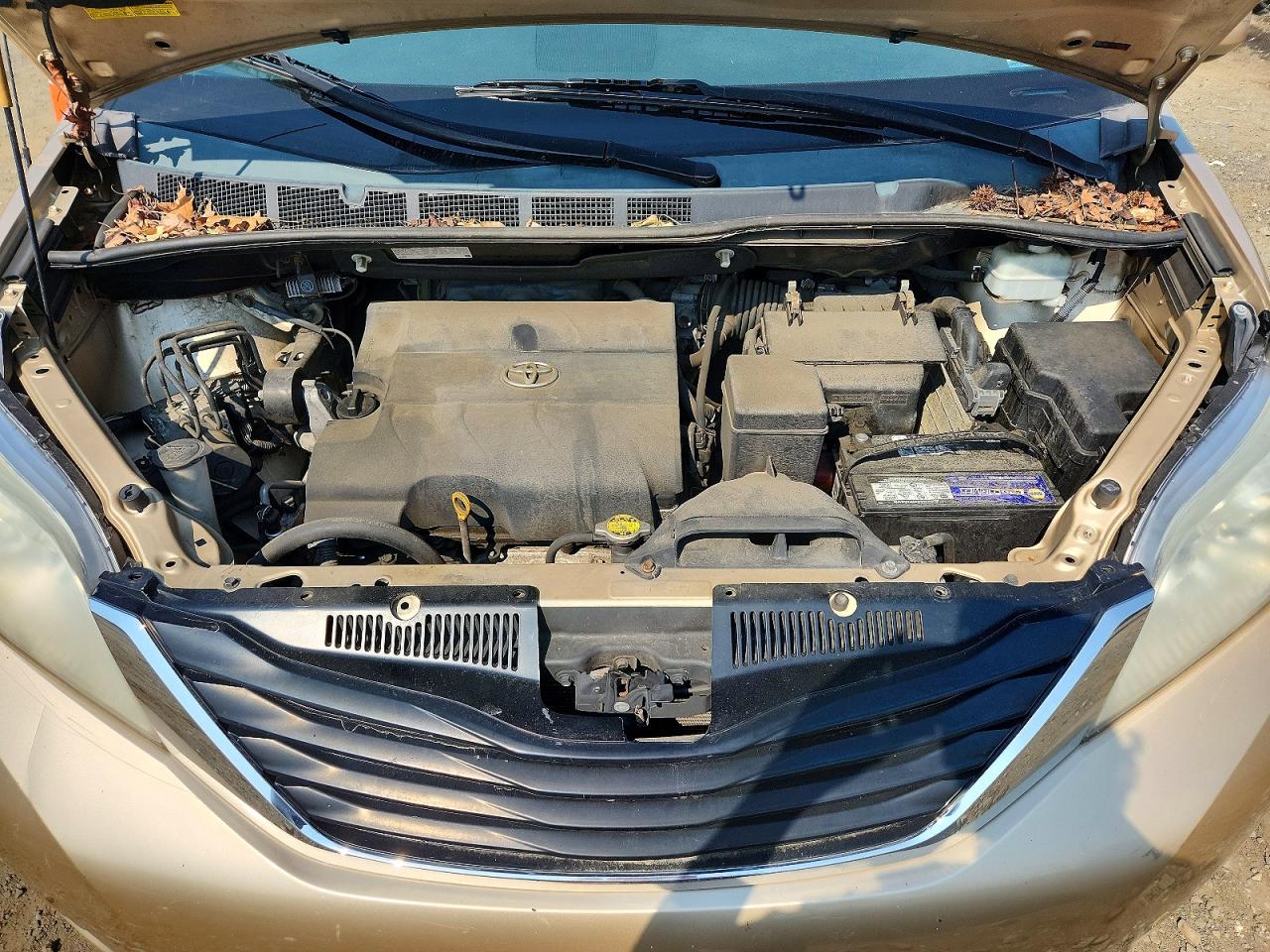 2012 Toyota Sienna Le Tan vin: 5TDKK3DC2CS232318