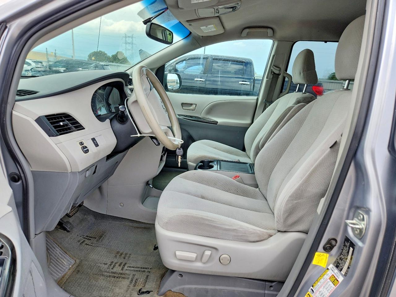 2012 Toyota Sienna Le Silver vin: 5TDKK3DC2CS248860