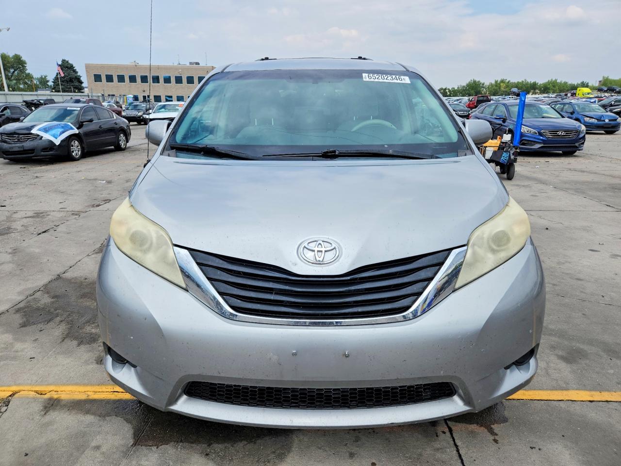 2012 Toyota Sienna Le Silver vin: 5TDKK3DC2CS248860