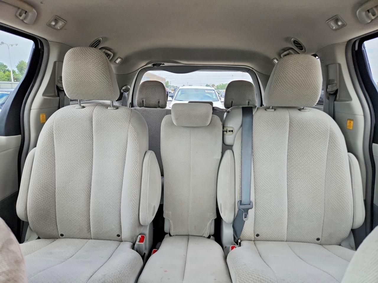 2012 Toyota Sienna Le Silver vin: 5TDKK3DC2CS248860