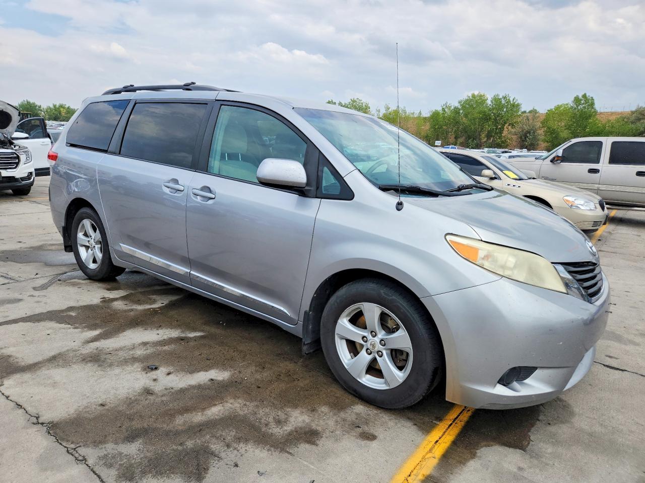 2012 Toyota Sienna Le Silver vin: 5TDKK3DC2CS248860