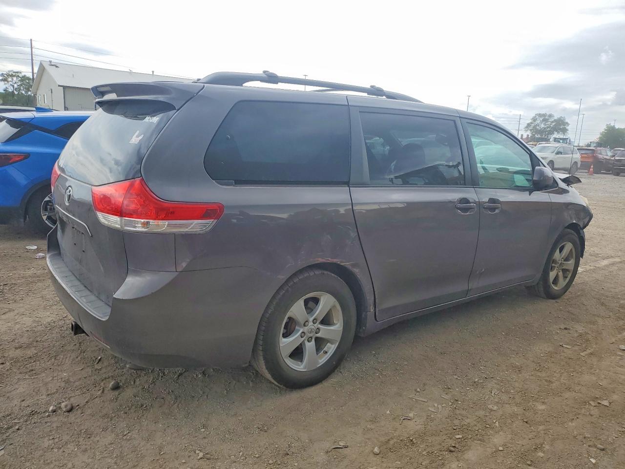 2012 Toyota Sienna Le Gray vin: 5TDKK3DC2CS249250