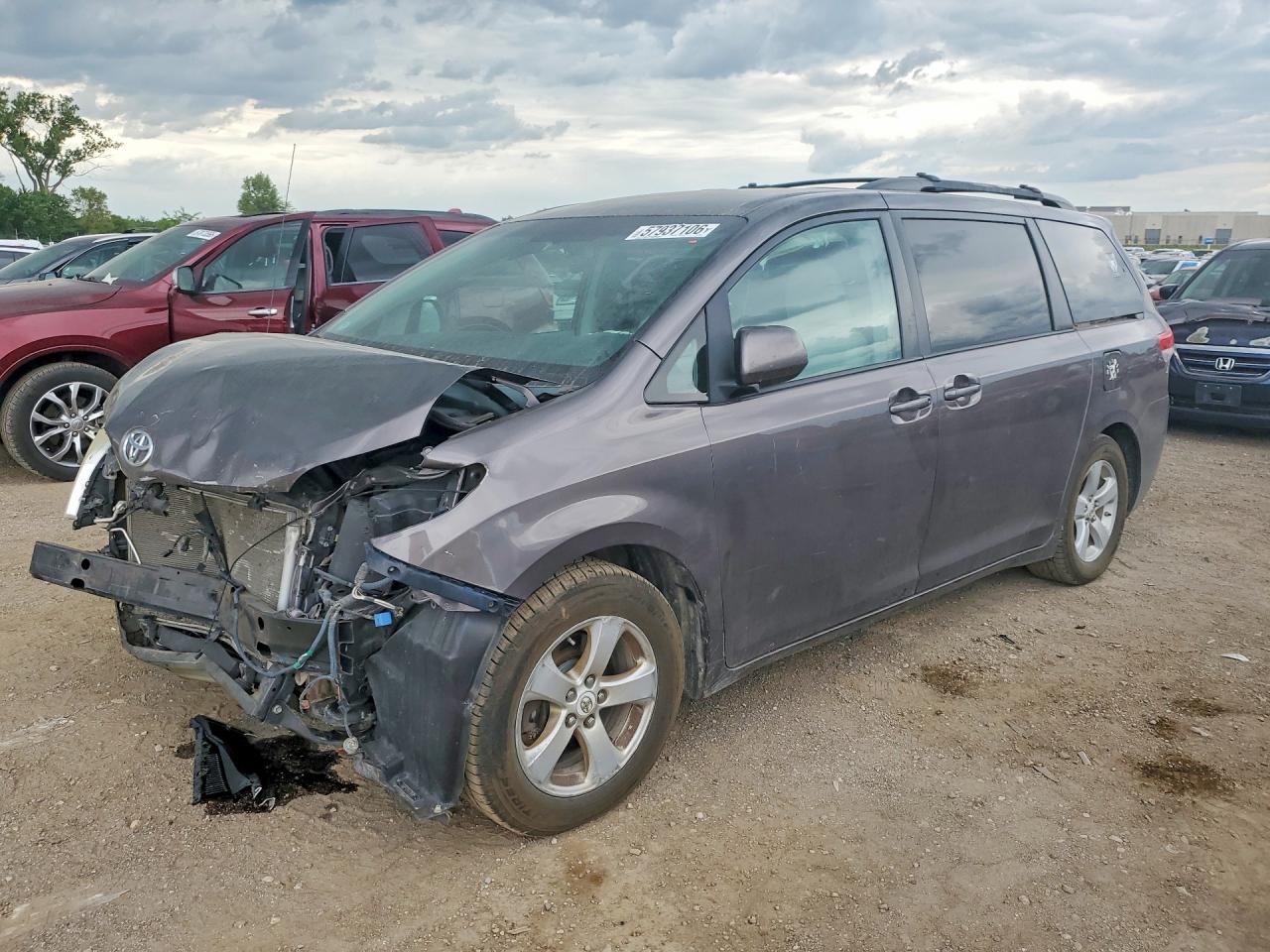 2012 Toyota Sienna Le Серый vin: 5TDKK3DC2CS249250