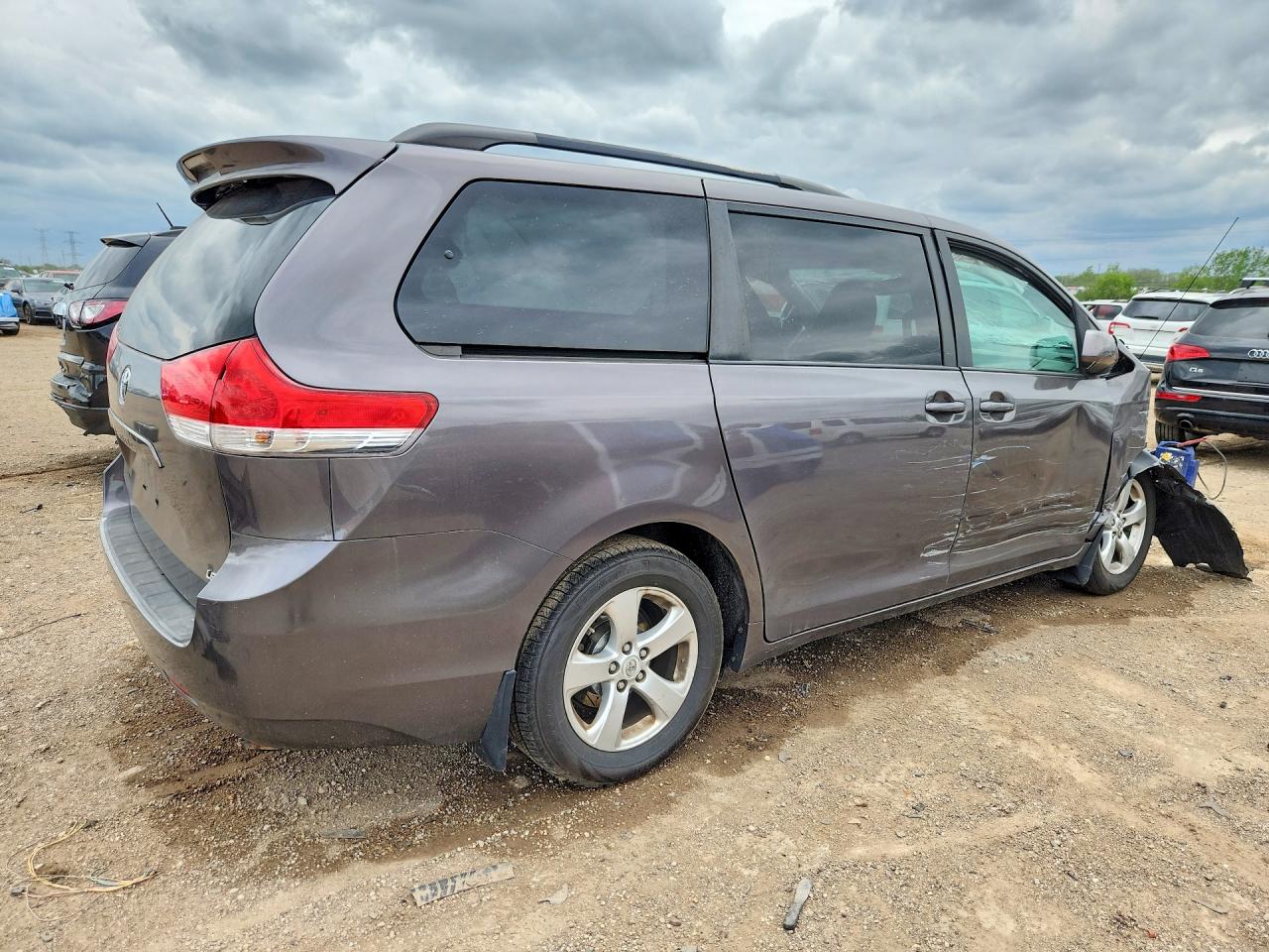 2012 Toyota Sienna Le Gray vin: 5TDKK3DC2CS257199