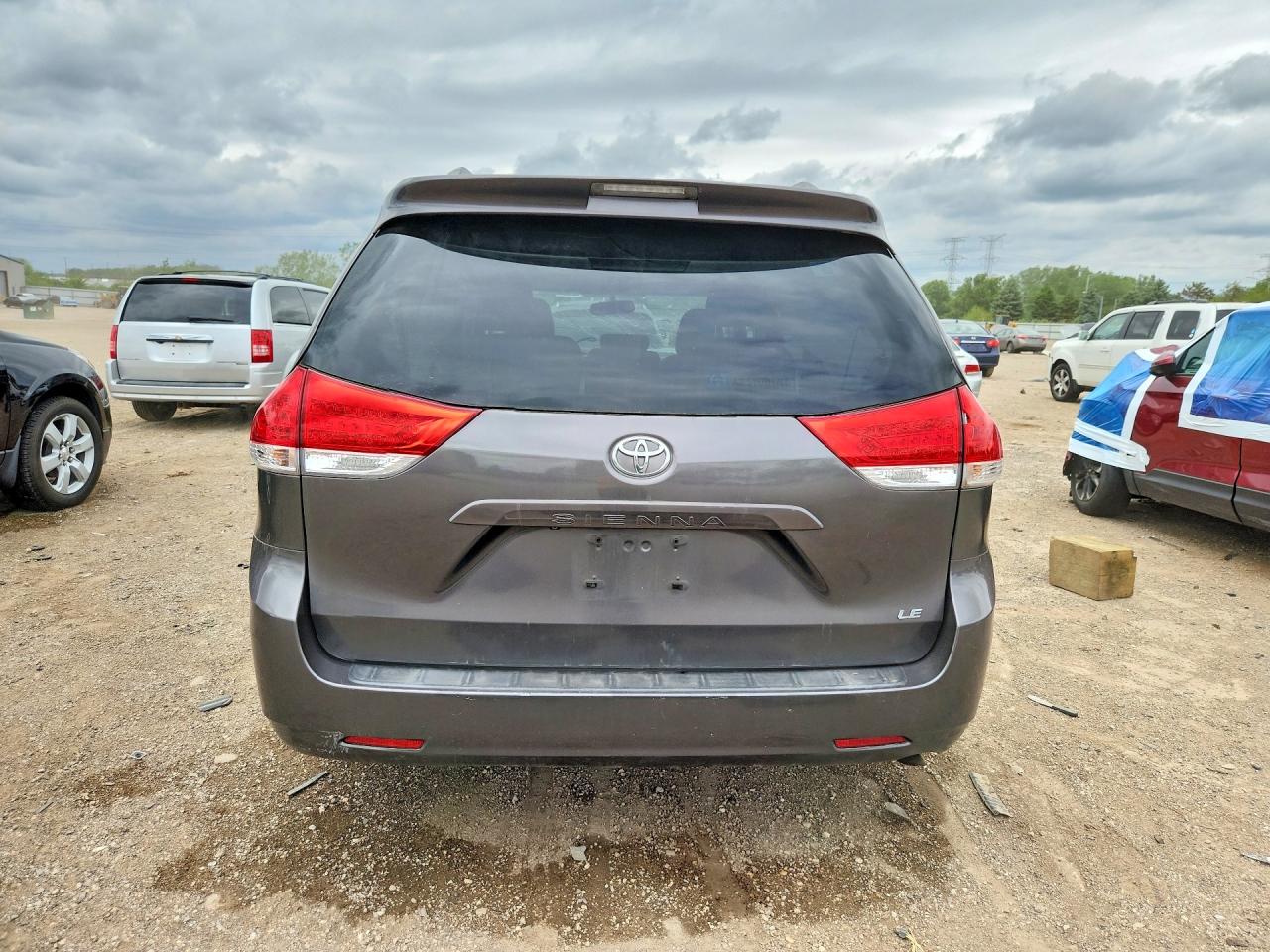 2012 Toyota Sienna Le Gray vin: 5TDKK3DC2CS257199