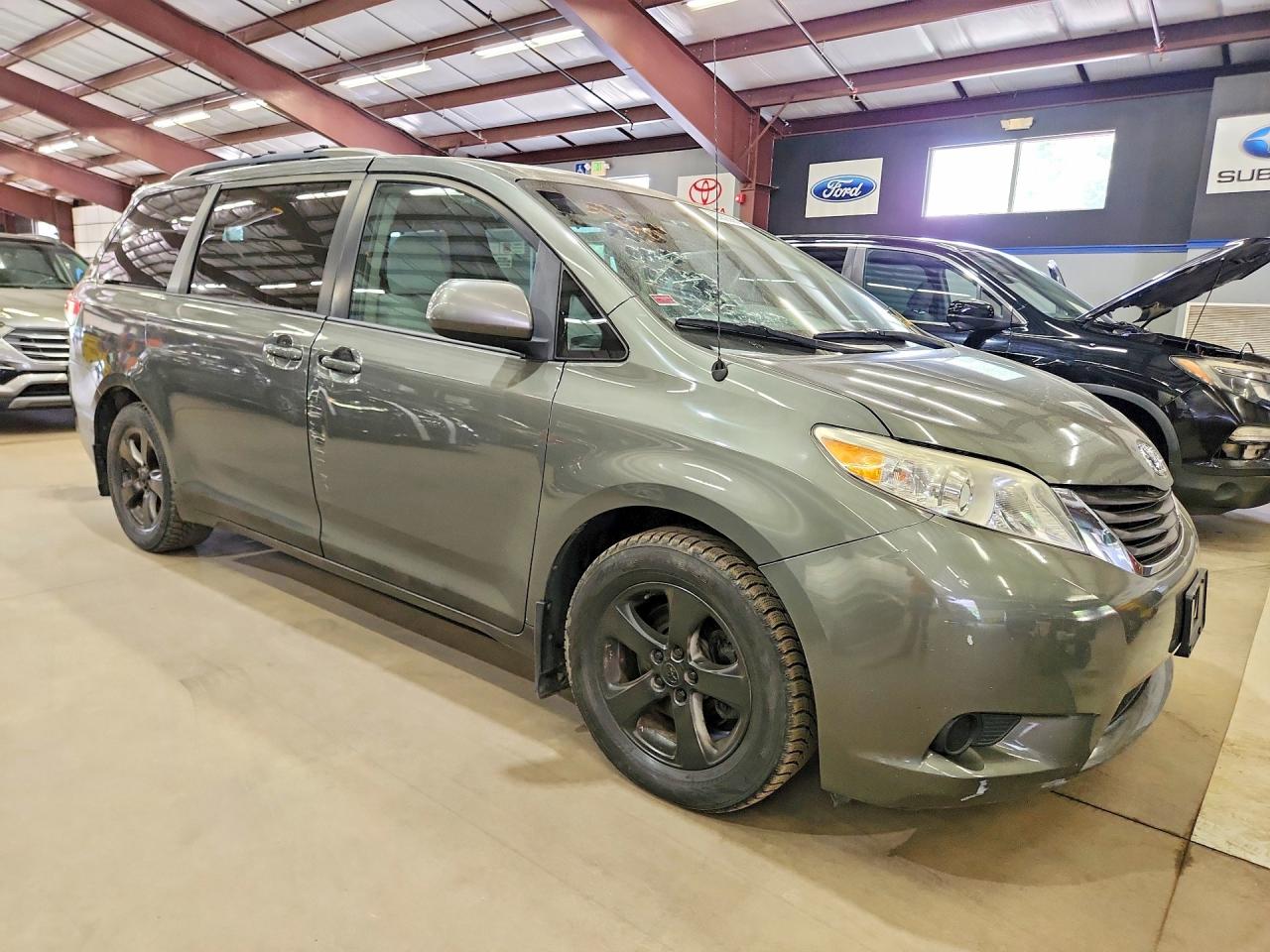 2012 Toyota Sienna Le Gray vin: 5TDKK3DC2CS277811