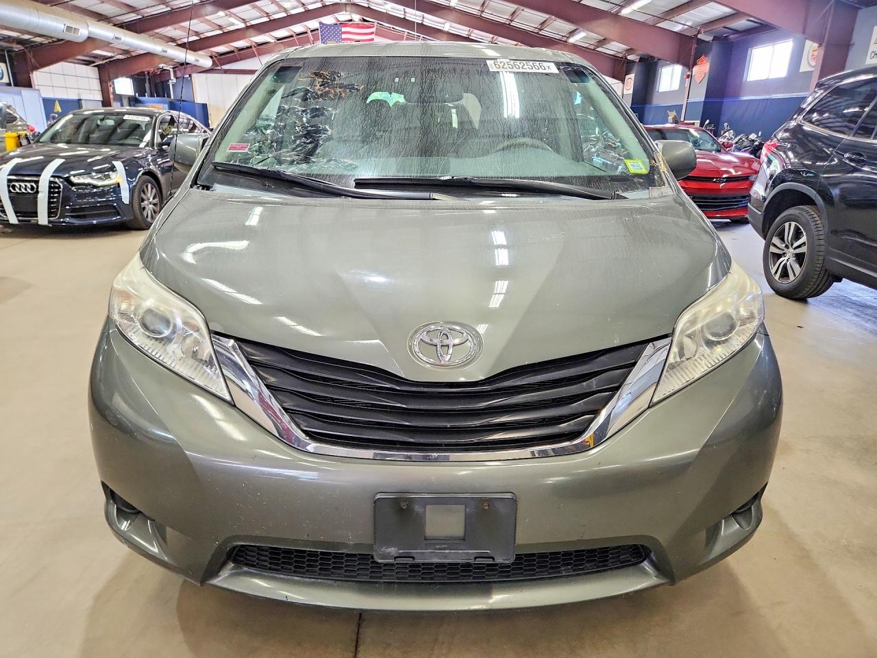 2012 Toyota Sienna Le Gray vin: 5TDKK3DC2CS277811