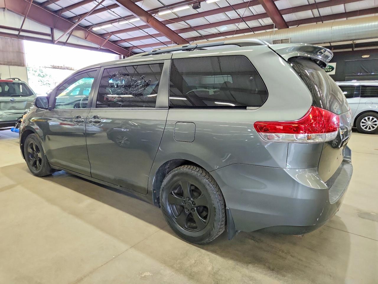 2012 Toyota Sienna Le Gray vin: 5TDKK3DC2CS277811