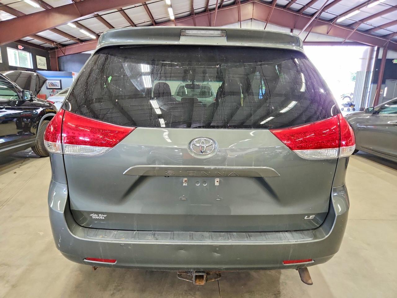 2012 Toyota Sienna Le Gray vin: 5TDKK3DC2CS277811