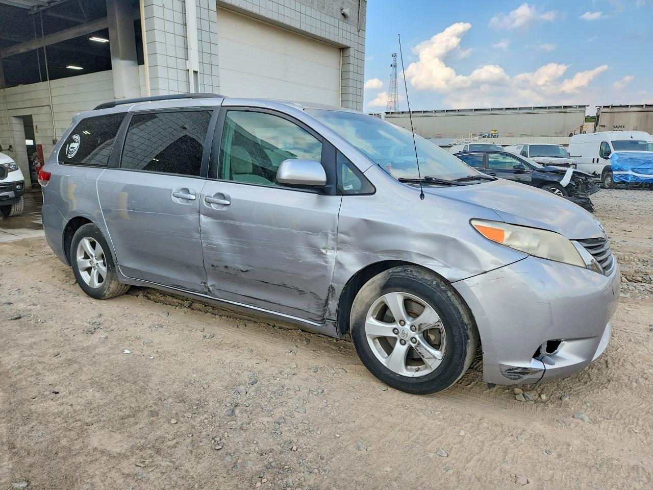 2013 Toyota Sienna Le Gray vin: 5TDKK3DC2DS281598