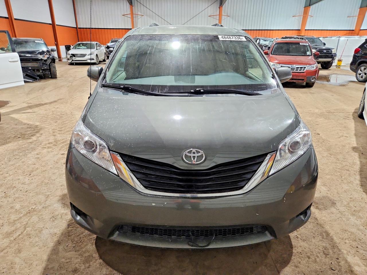 2013 Toyota Sienna Le 8-passenger Gray vin: 5TDKK3DC2DS283125