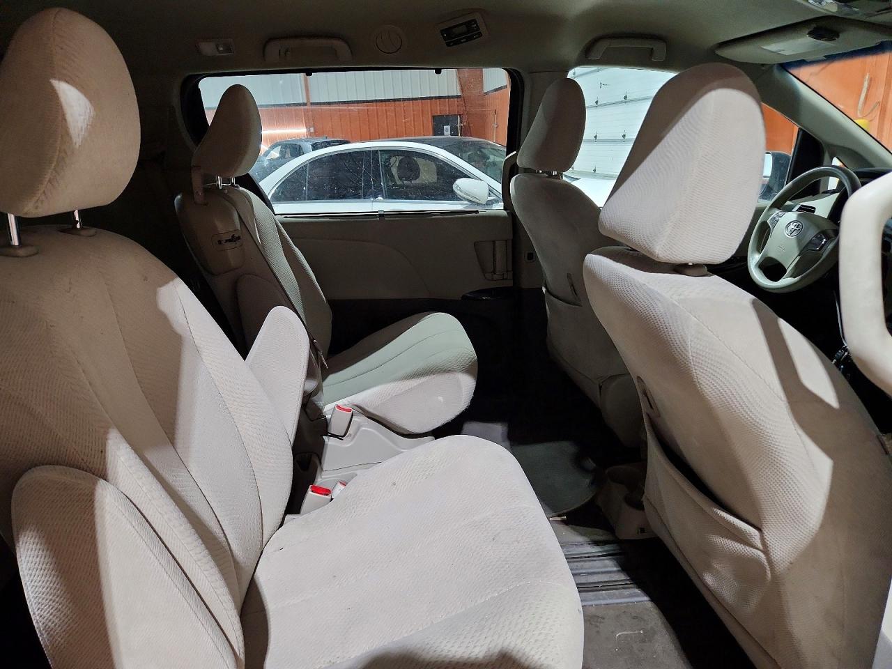 2013 Toyota Sienna Le 8-passenger Gray vin: 5TDKK3DC2DS283125