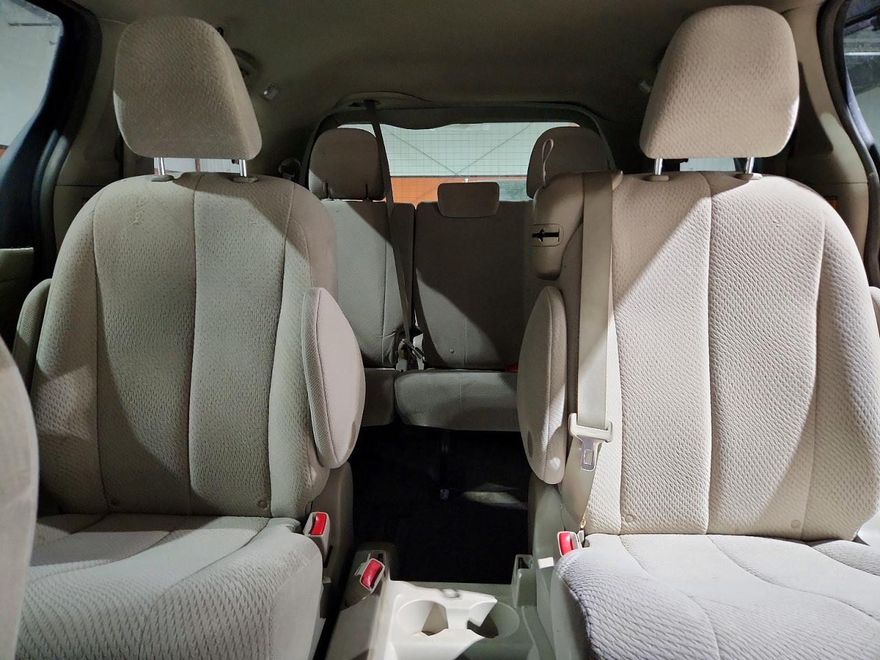 2013 Toyota Sienna Le 8-passenger Gray vin: 5TDKK3DC2DS283125