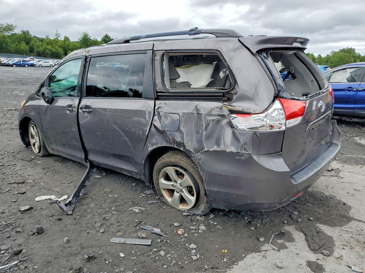 2013 Toyota Sienna Le Gray vin: 5TDKK3DC2DS290429