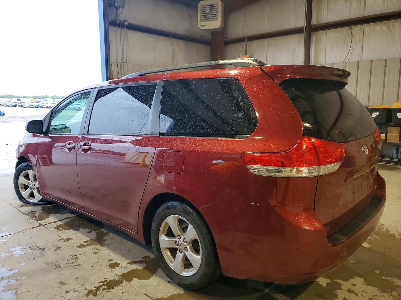 2013 Toyota Sienna Le Темно-бордовый vin: 5TDKK3DC2DS293301