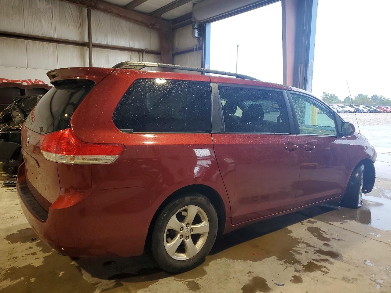 2013 Toyota Sienna Le Темно-бордовый vin: 5TDKK3DC2DS293301