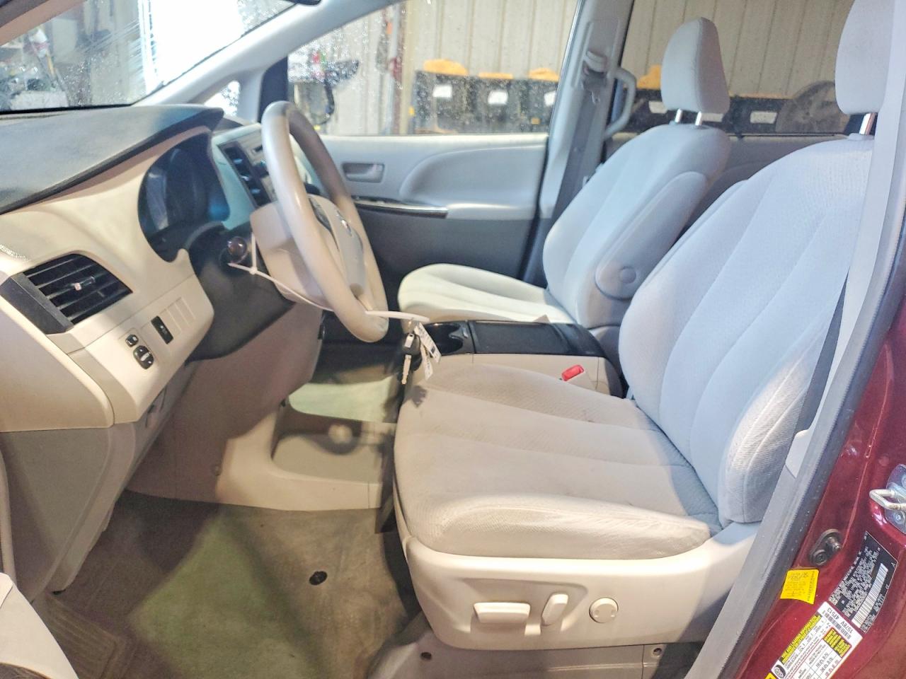2013 Toyota Sienna Le Темно-бордовый vin: 5TDKK3DC2DS293301