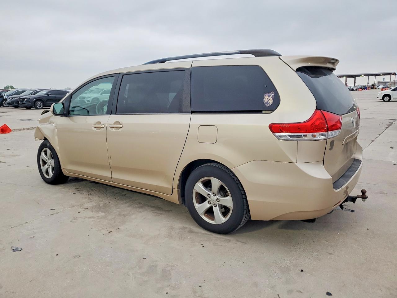 2013 Toyota Sienna Le Tan vin: 5TDKK3DC2DS295386
