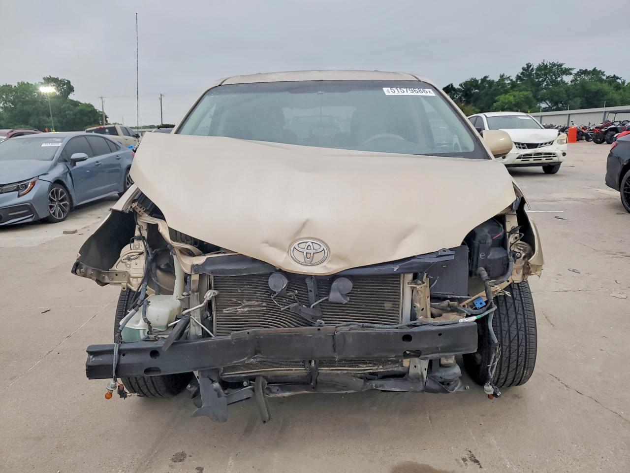 2013 Toyota Sienna Le Tan vin: 5TDKK3DC2DS295386