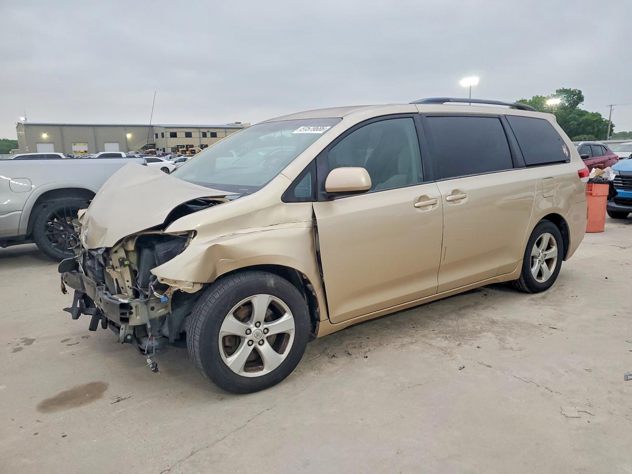 2013 Toyota Sienna Le Tan vin: 5TDKK3DC2DS295386