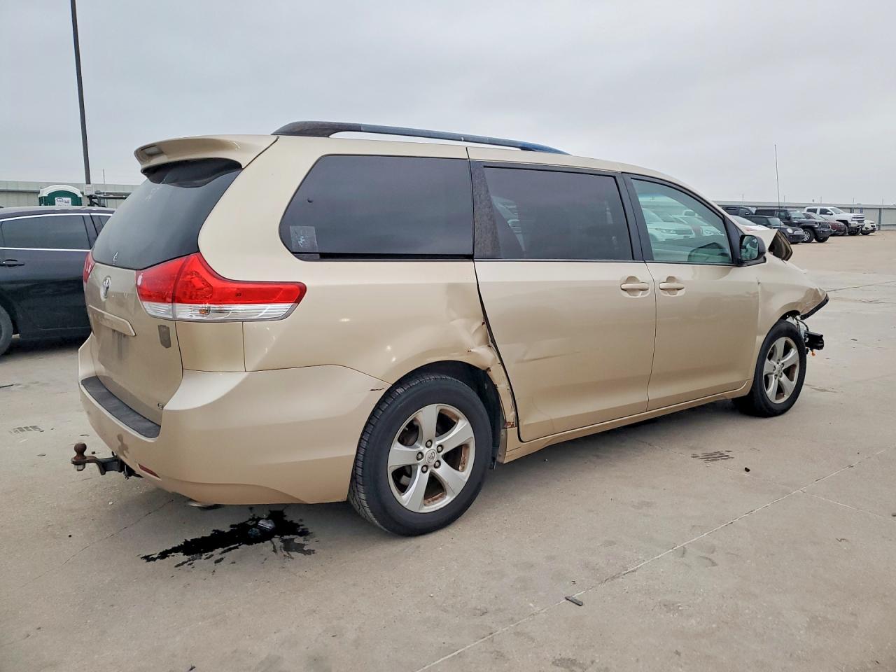2013 Toyota Sienna Le Tan vin: 5TDKK3DC2DS295386