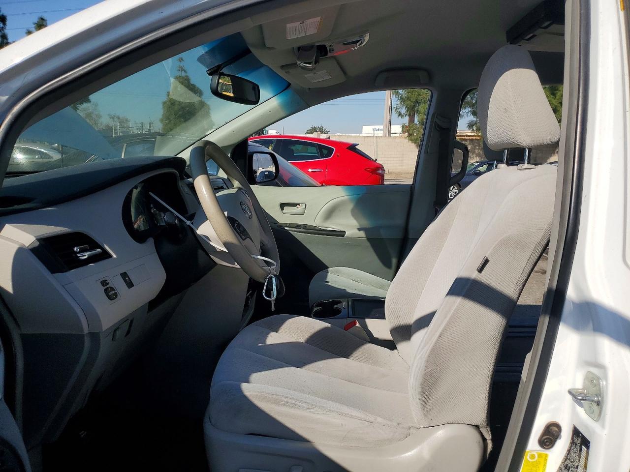 2013 Toyota *unknown* White vin: 5TDKK3DC2DS317080