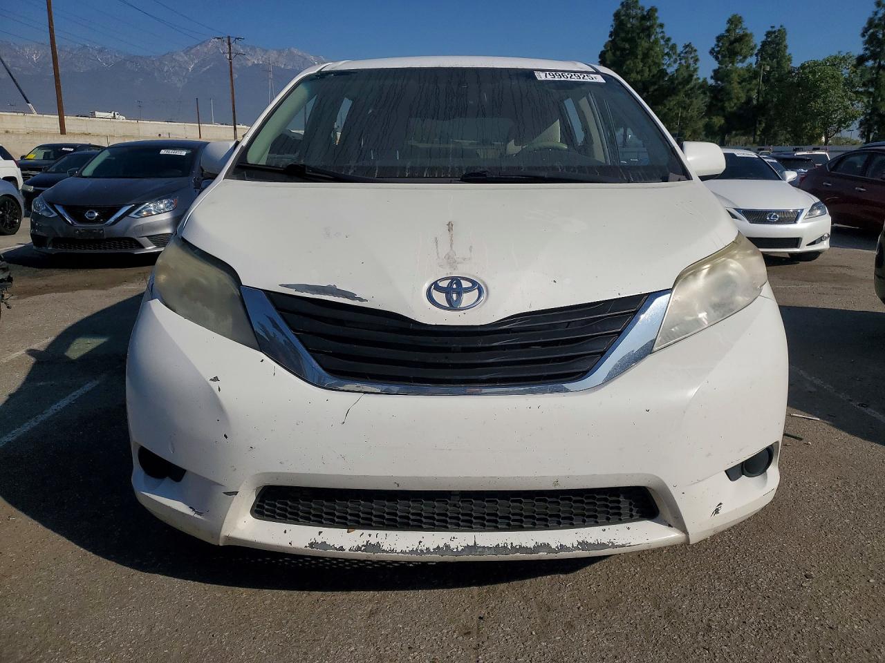 2013 Toyota *unknown* White vin: 5TDKK3DC2DS317080