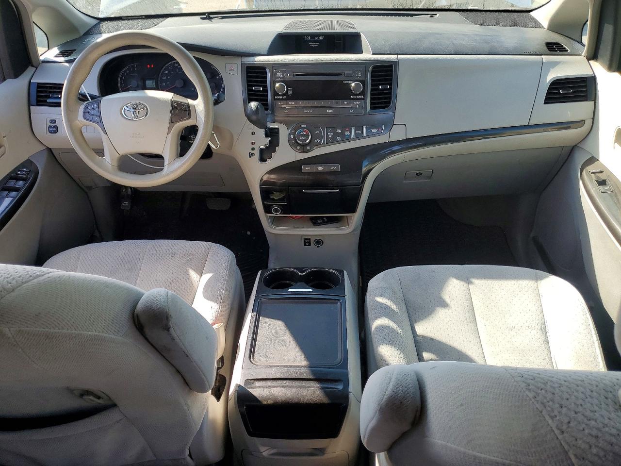 2013 Toyota *unknown* White vin: 5TDKK3DC2DS317080