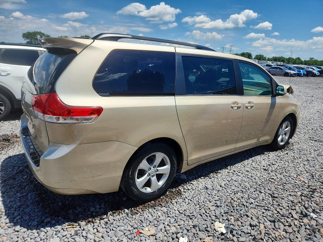 2013 Toyota Sienna Le Gold vin: 5TDKK3DC2DS337751