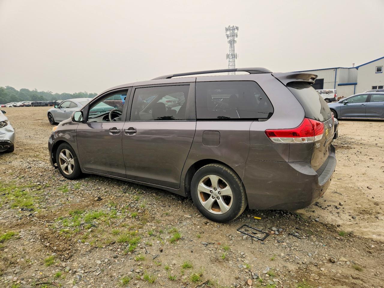 2013 Toyota Sienna Gray vin: 5TDKK3DC2DS350516