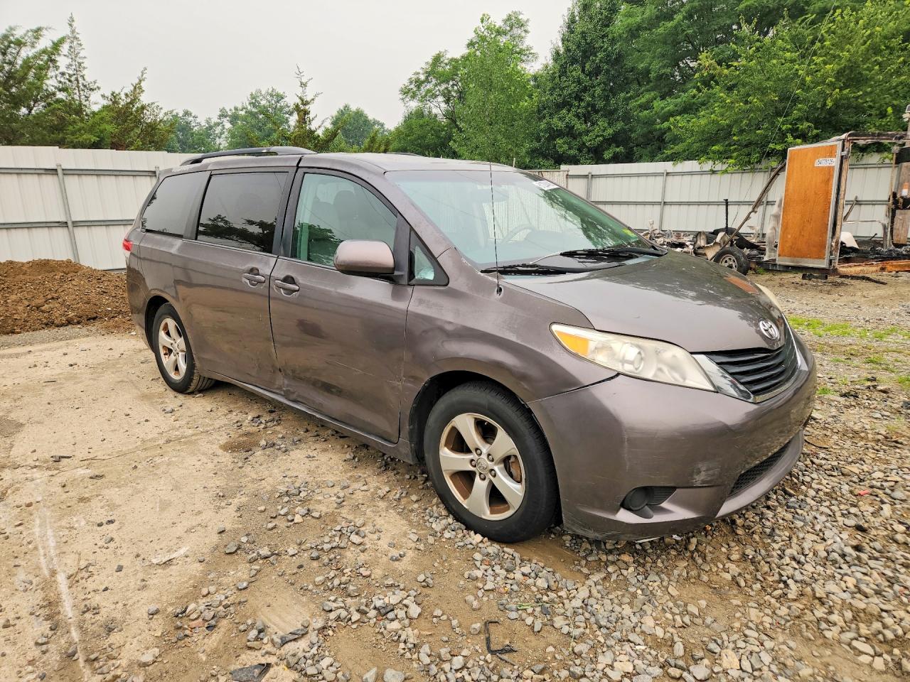 2013 Toyota Sienna Gray vin: 5TDKK3DC2DS350516