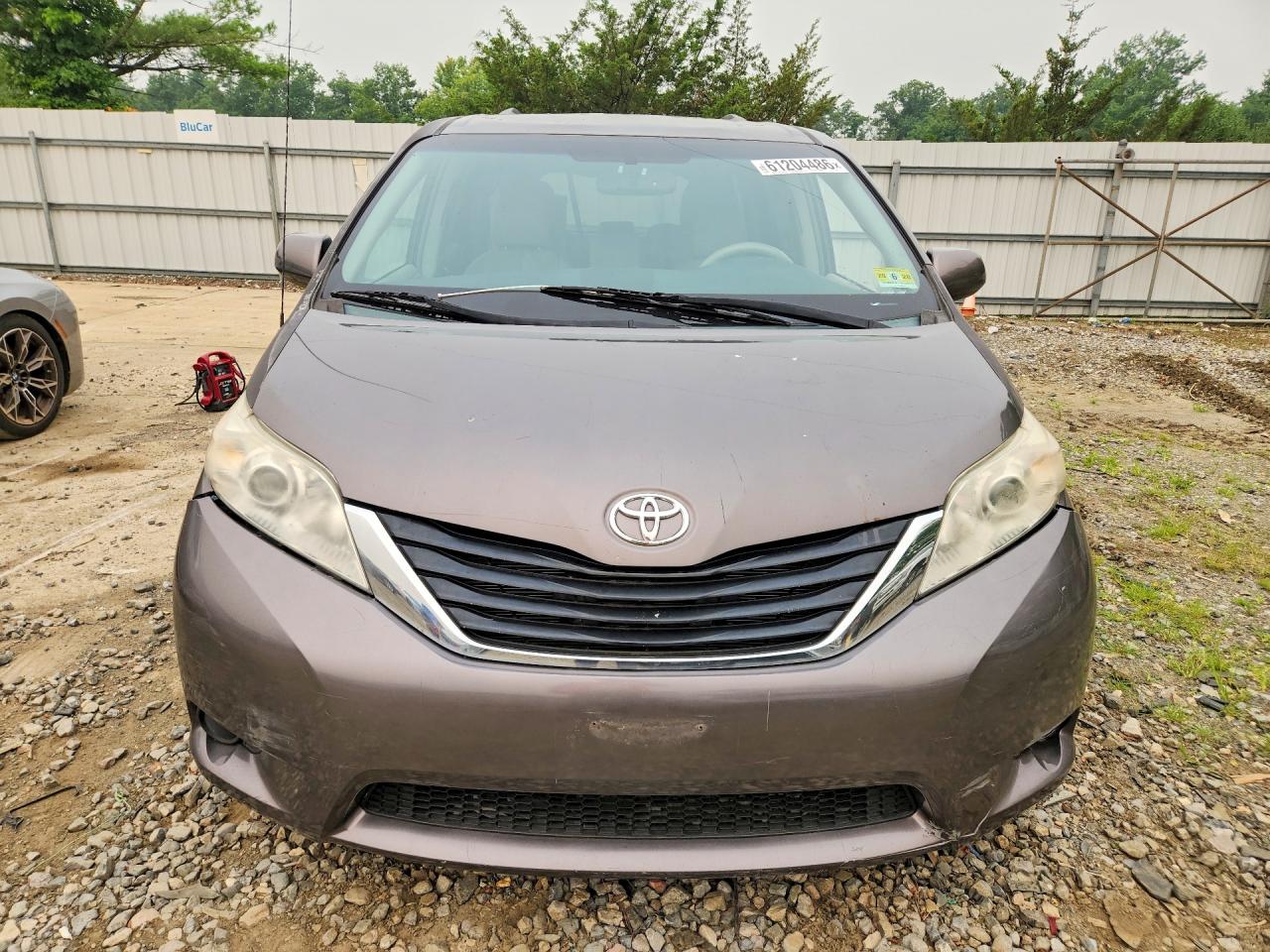 2013 Toyota Sienna Gray vin: 5TDKK3DC2DS350516