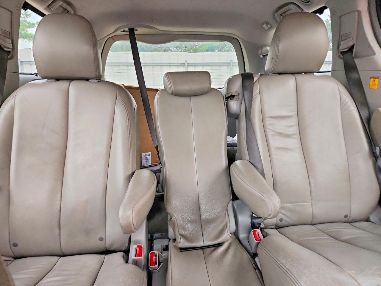 2013 Toyota Sienna Gray vin: 5TDKK3DC2DS350516