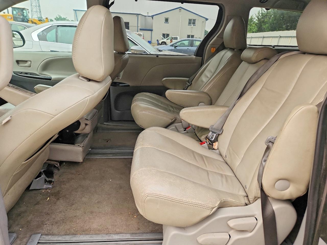 2013 Toyota Sienna Gray vin: 5TDKK3DC2DS350516