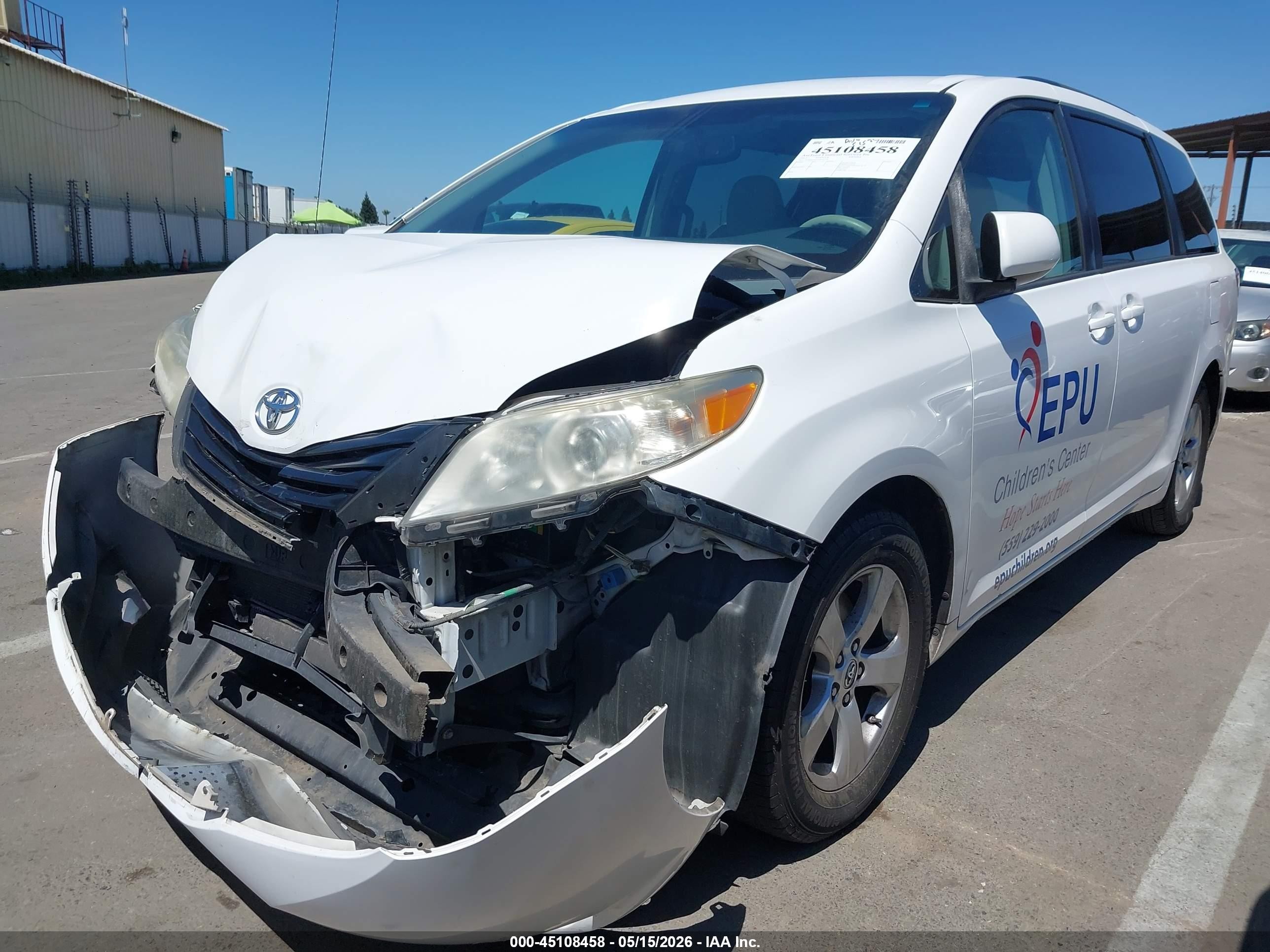 2013 Toyota Sienna Le V6 8 Passenger Белый vin: 5TDKK3DC2DS350774