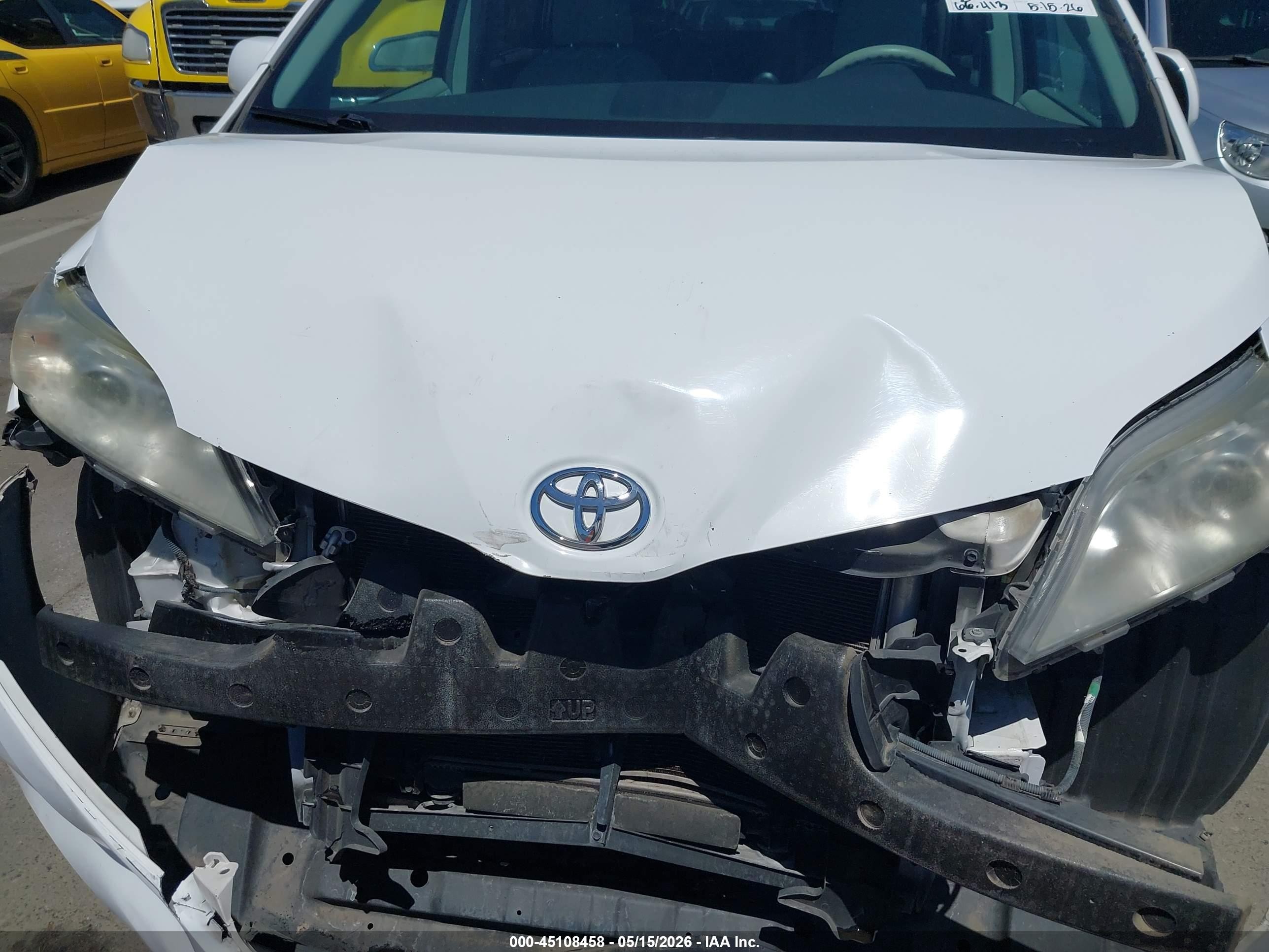 2013 Toyota Sienna Le V6 8 Passenger Белый vin: 5TDKK3DC2DS350774