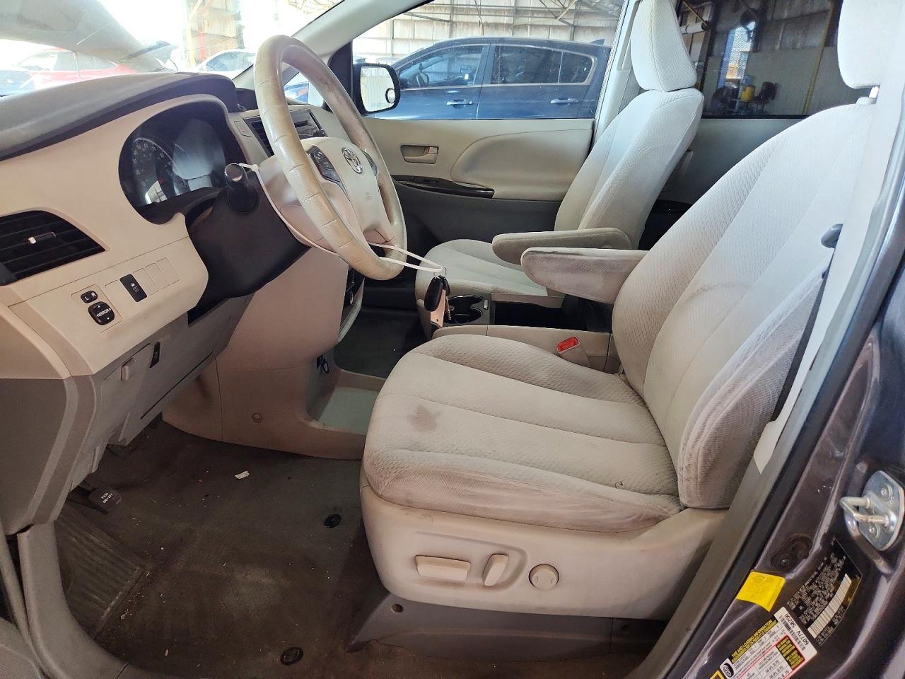 2013 Toyota Sienna Le Gray vin: 5TDKK3DC2DS352895