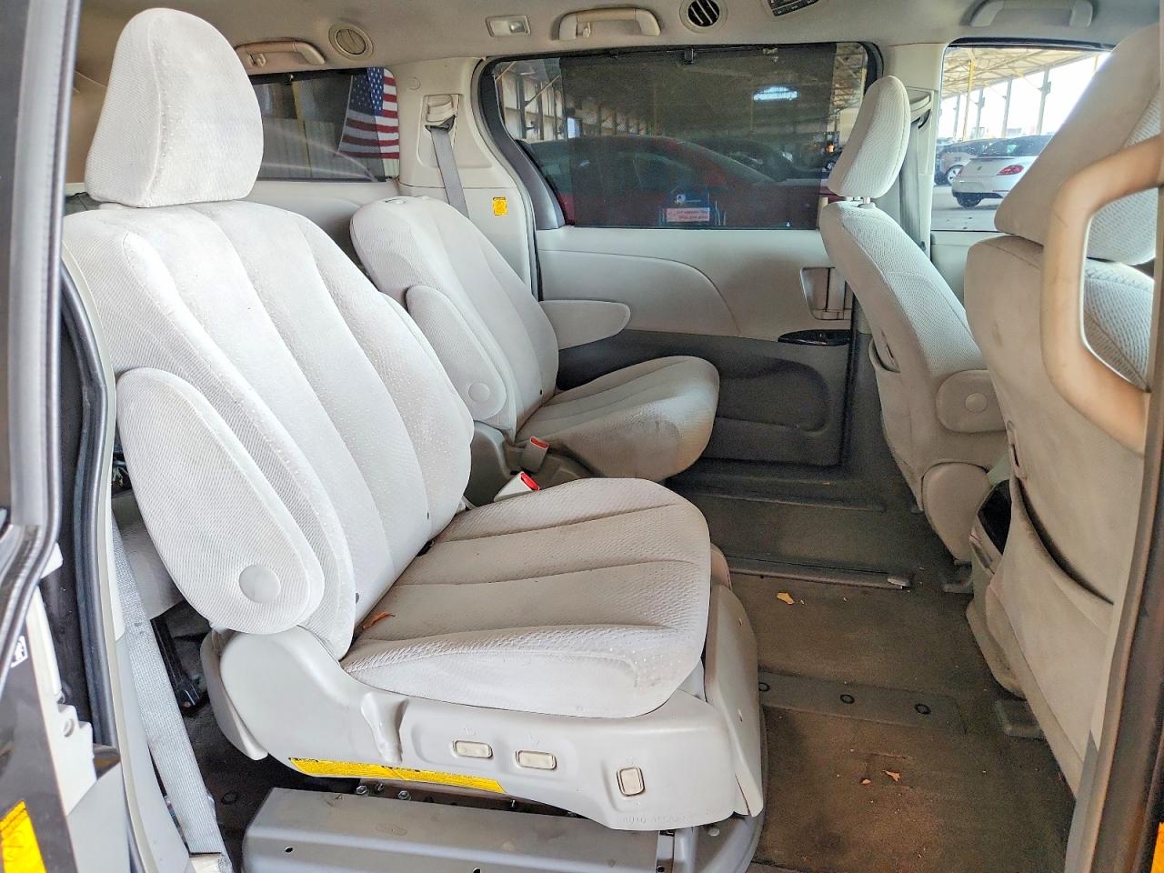 2013 Toyota Sienna Le Gray vin: 5TDKK3DC2DS352895