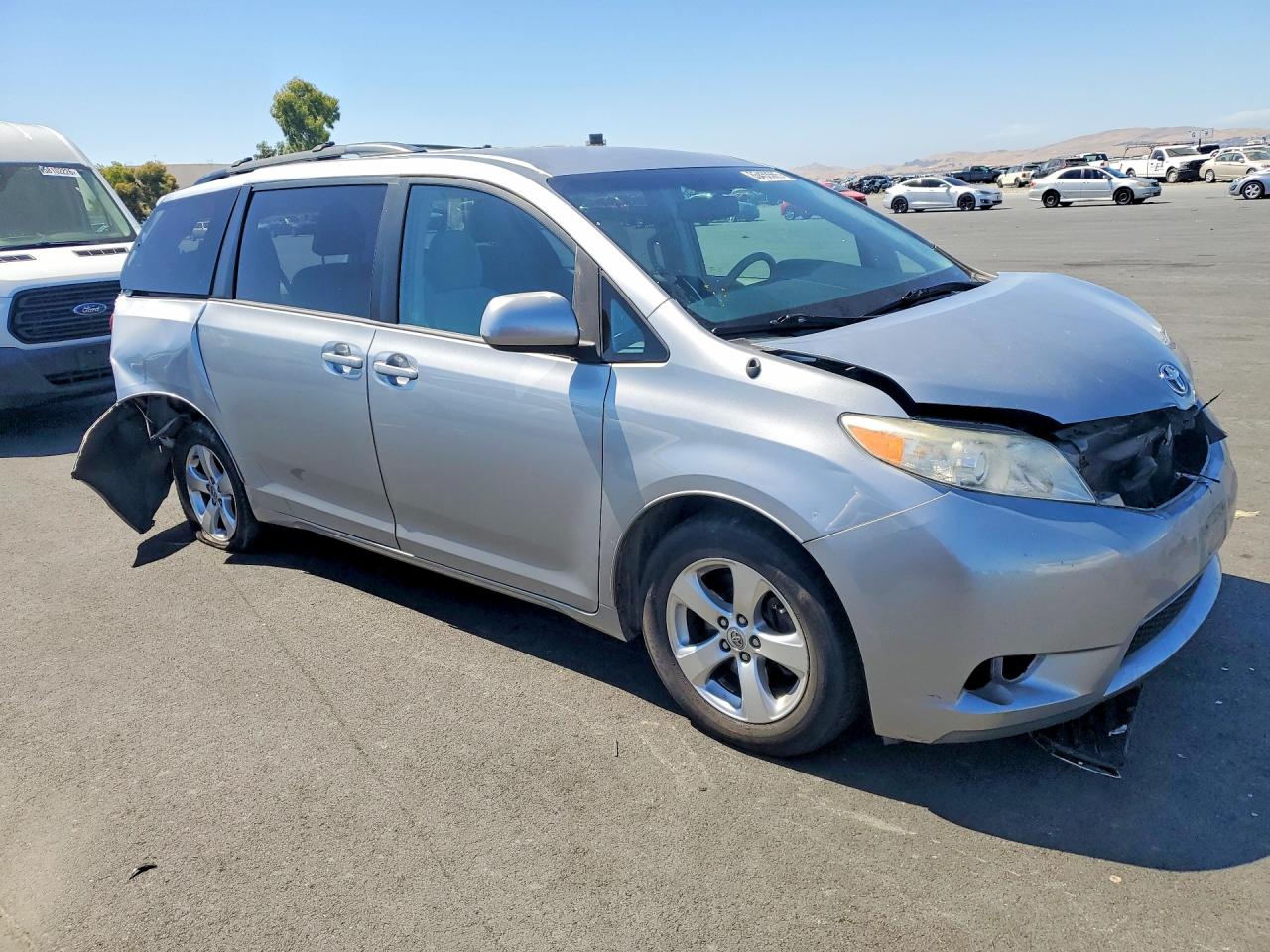 2013 Toyota Sienna Le Silver vin: 5TDKK3DC2DS355621