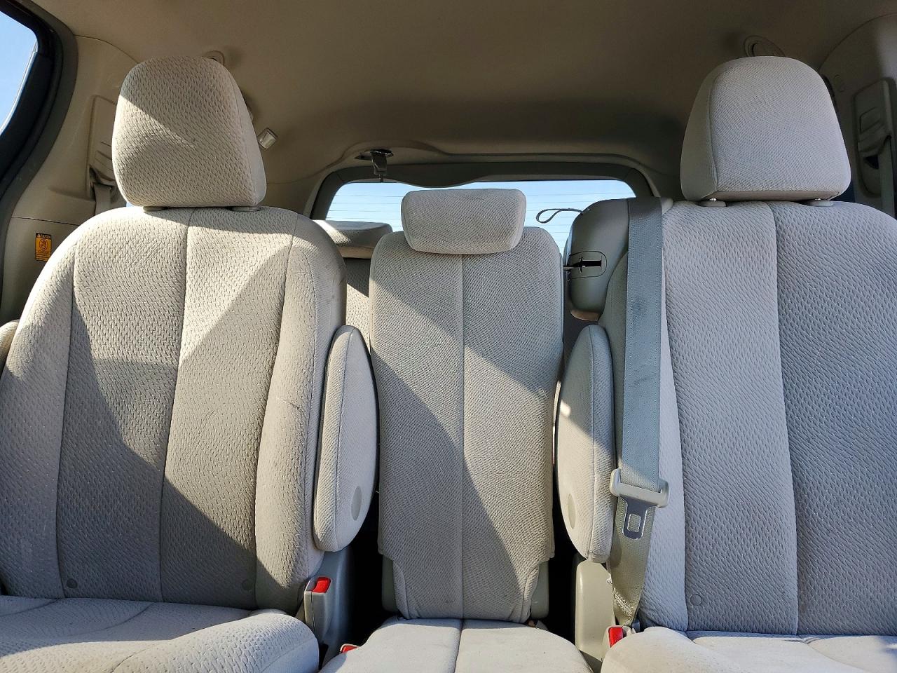2013 Toyota Sienna Le Maroon vin: 5TDKK3DC2DS369549