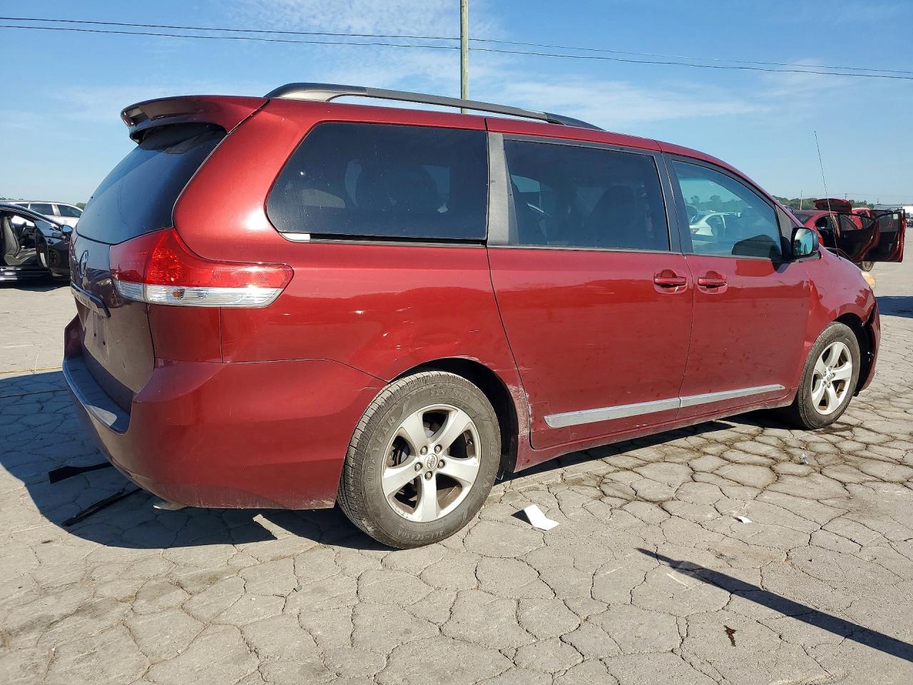 2013 Toyota Sienna Le Maroon vin: 5TDKK3DC2DS369549
