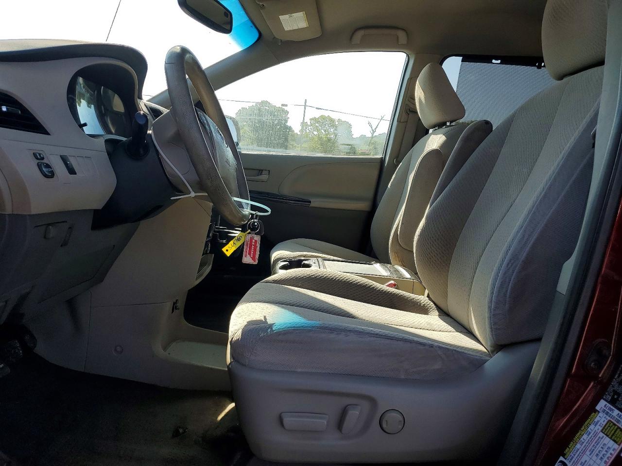 2013 Toyota Sienna Le Maroon vin: 5TDKK3DC2DS369549