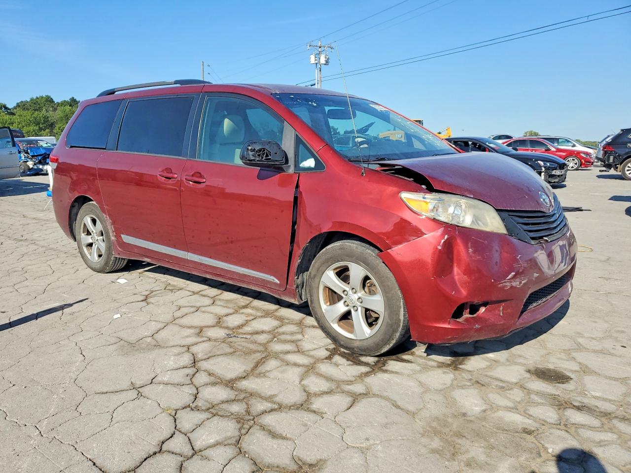 2013 Toyota Sienna Le Maroon vin: 5TDKK3DC2DS369549