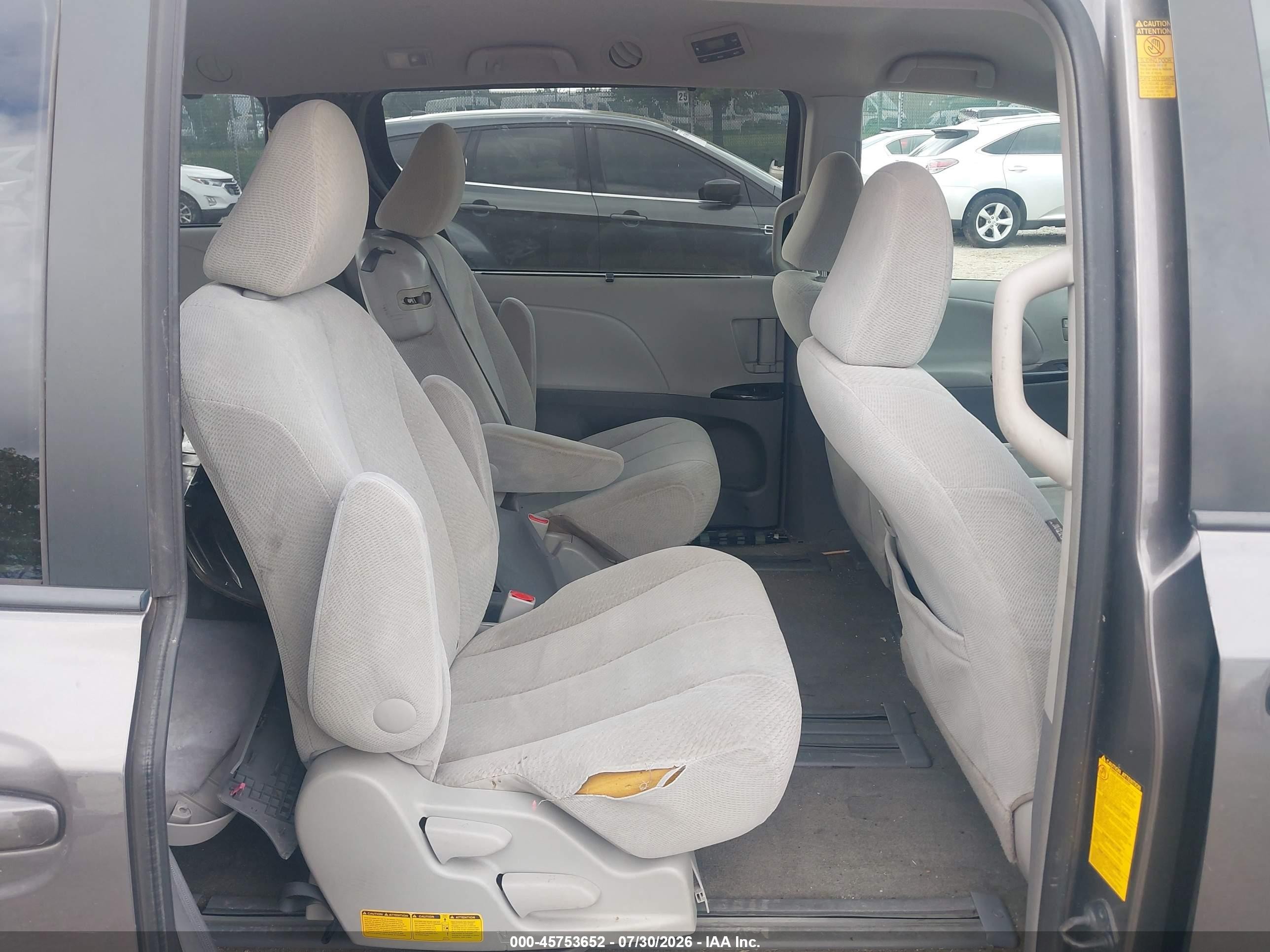 2013 Toyota Sienna Le V6 8 Passenger Gray vin: 5TDKK3DC2DS375643