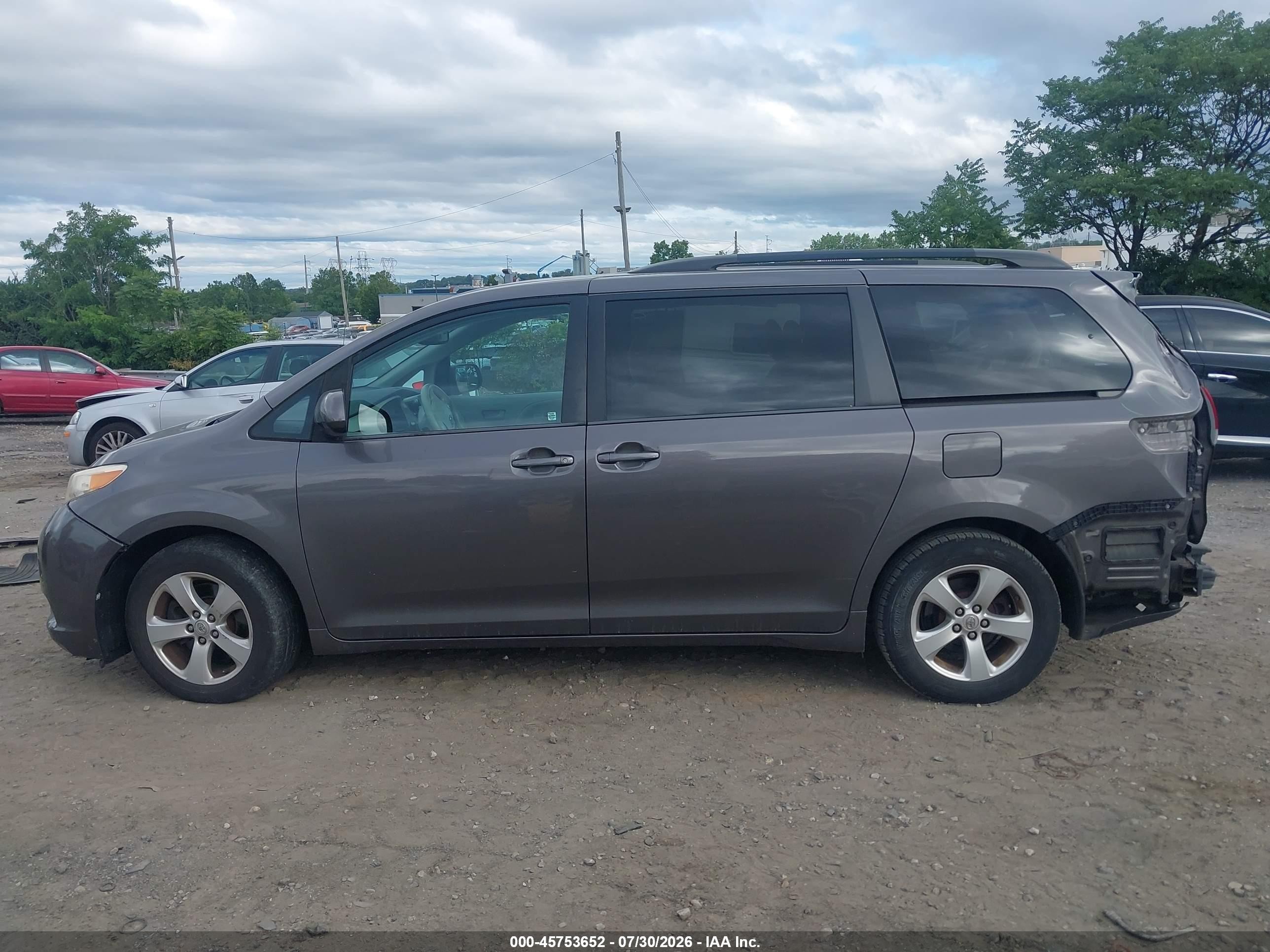 2013 Toyota Sienna Le V6 8 Passenger Gray vin: 5TDKK3DC2DS375643