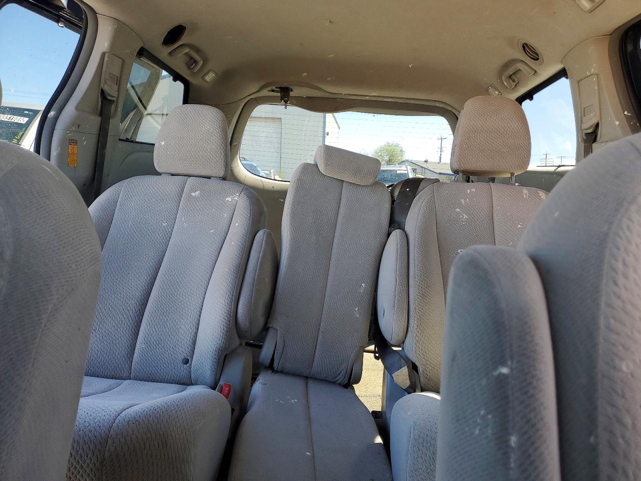 2013 Toyota Sienna Le 8-passenger Black vin: 5TDKK3DC2DS393575