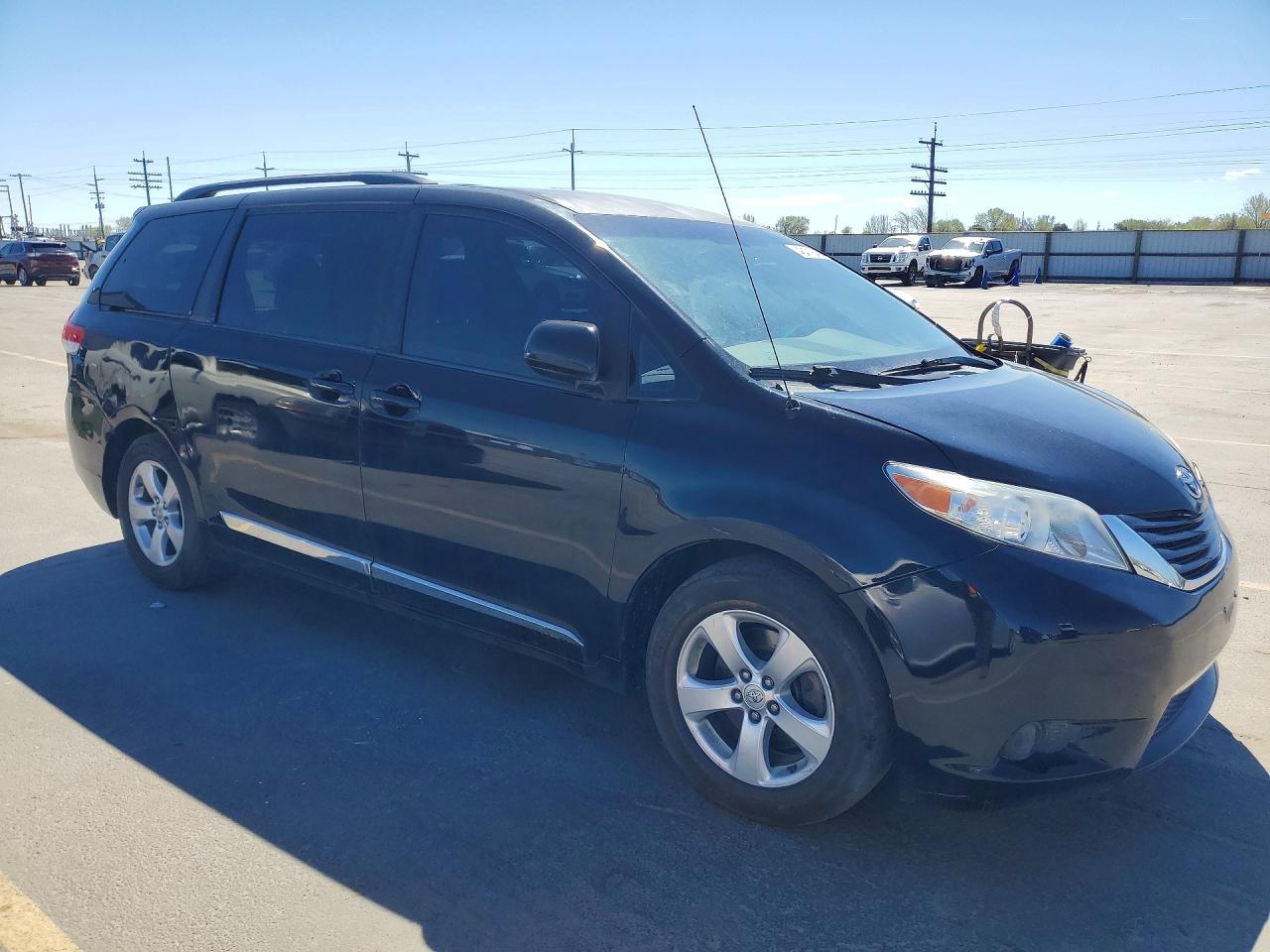2013 Toyota Sienna Le 8-passenger Black vin: 5TDKK3DC2DS393575