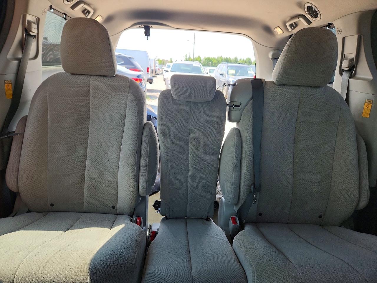 2013 Toyota Sienna Le Gray vin: 5TDKK3DC2DS402923